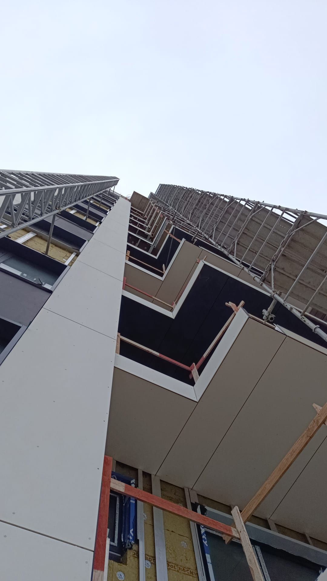 Fatade Ventilate: Placari Alucobond/Dibond/HPL/Fibrociment/Trespa