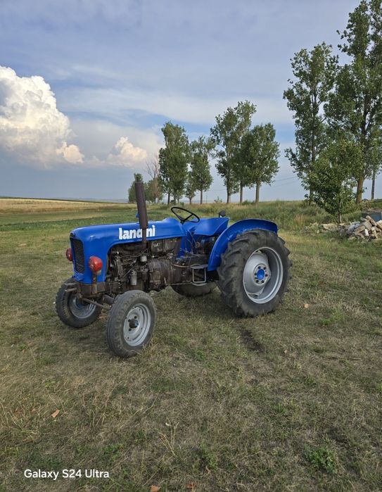 Tractor Landini 
Tractor Landini motor parkin 3 cilindri consum foart