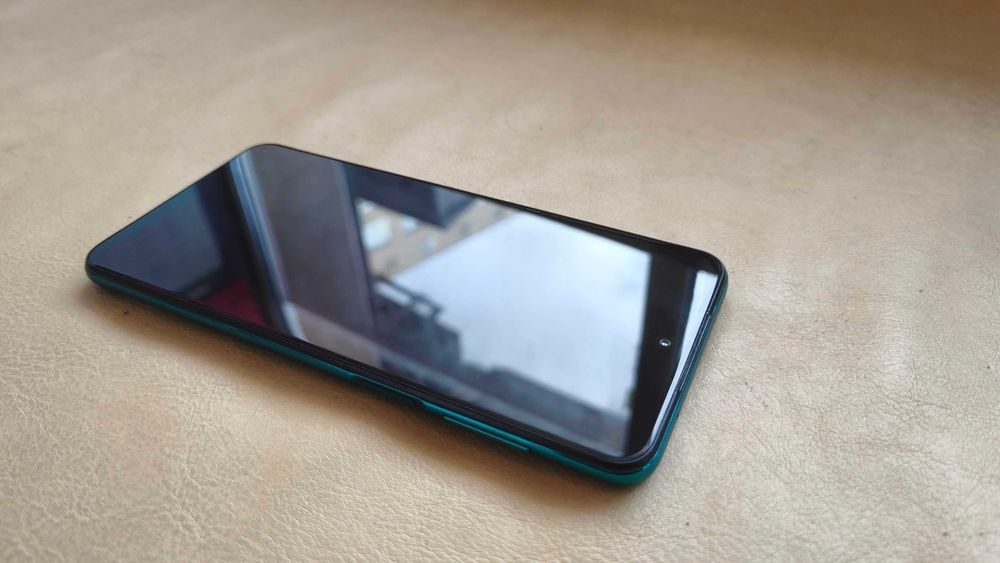 Телефон Xiaomi Redmi Note 9 Pro 6GB RAM + 1GB RAM + 64GB памет