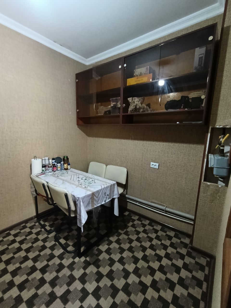 Продаю 2-х комнатную квартиру на Сергели 6, 2 с/у, лифтовая