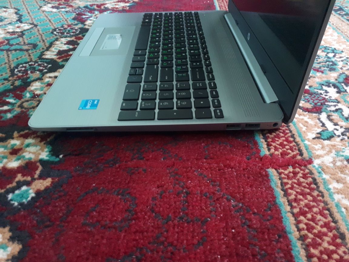 Laptop HP 250 G8