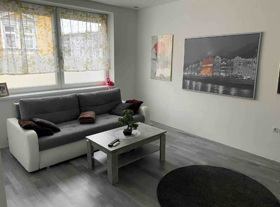 Дава се под наем Тристаен апартамент в Пловдив, Център - 89 кв.м за 285.6 € - Снимка #3
