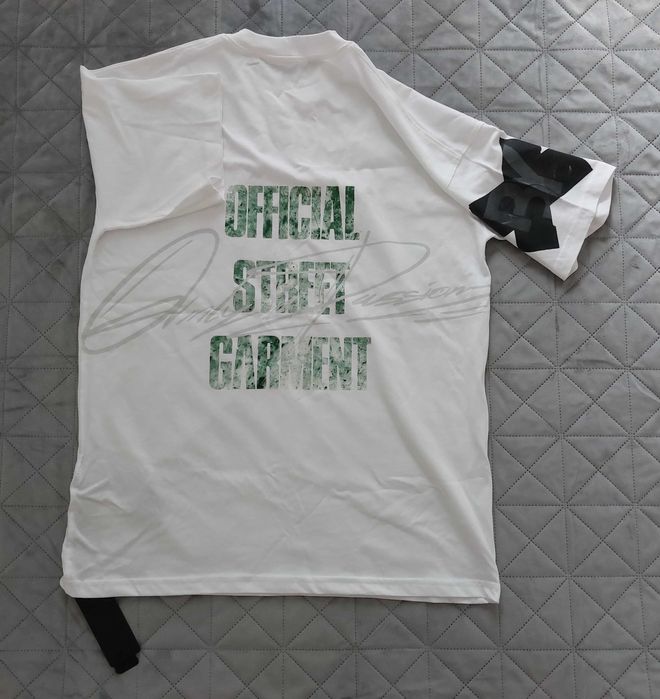 Tricou Made by Society _ Mărimea L / nou