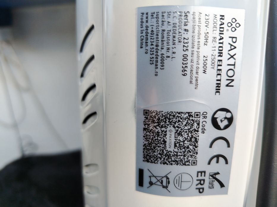 Vînd calorifer electric marca Paxton cu 11 elemenți.
