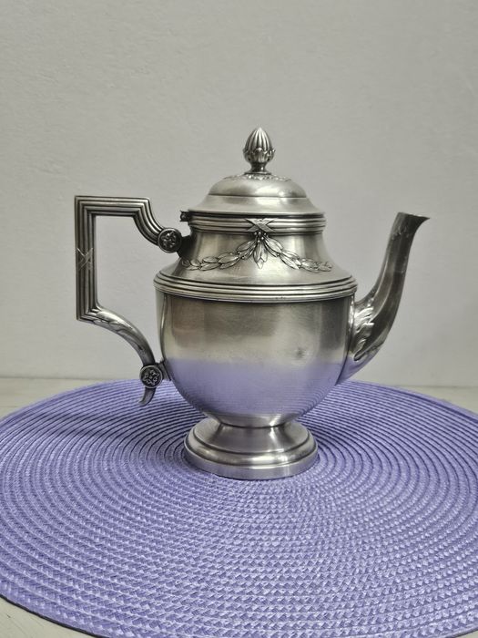 Посребрен френски чайник