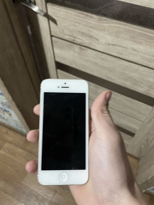Продам айфон 5 обычный