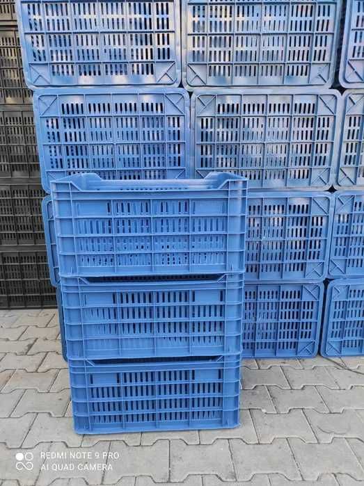 Naveta /lada plastic /rosu albastru /tara 2.3 kg 30 ron