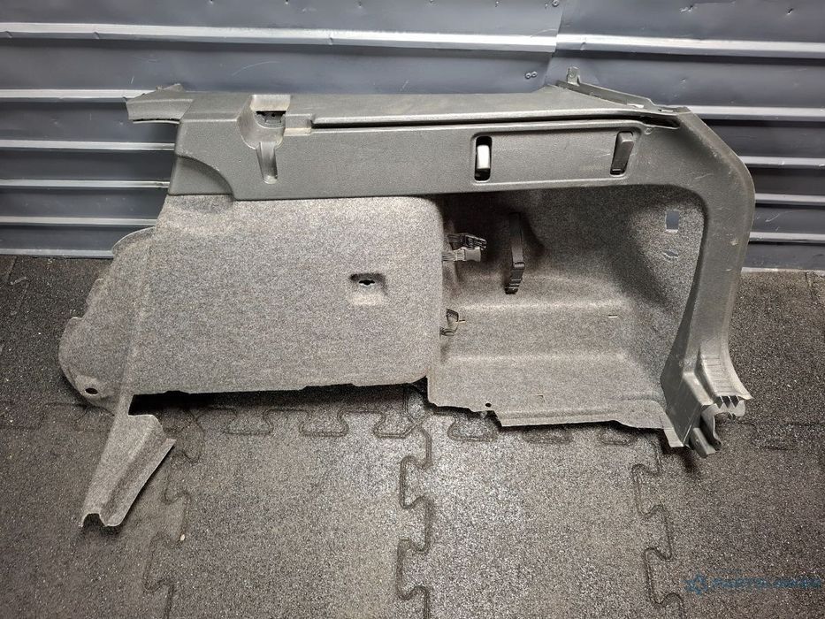 Ornament panou portbagaj dreapta SKODA OCTAVIA Combi 5E5 2012 - > TDI CKFC, CRMB, CYKA 5E9867428AD