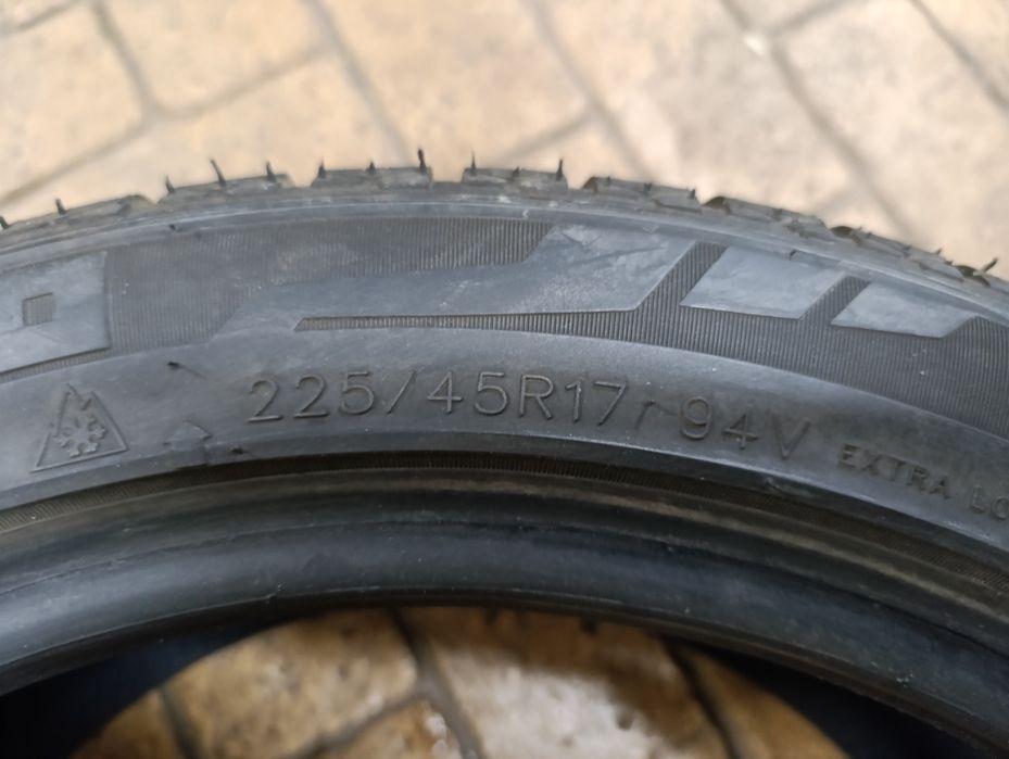 Зимни гуми MOMO 225/45/17 dot 2023