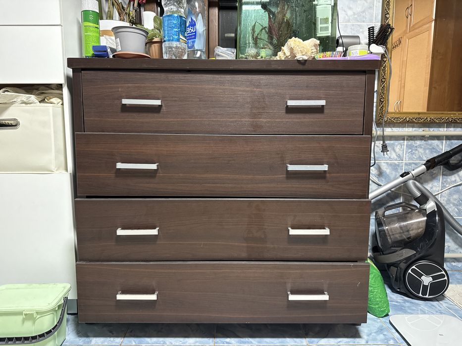 Комод и шкаф пенал