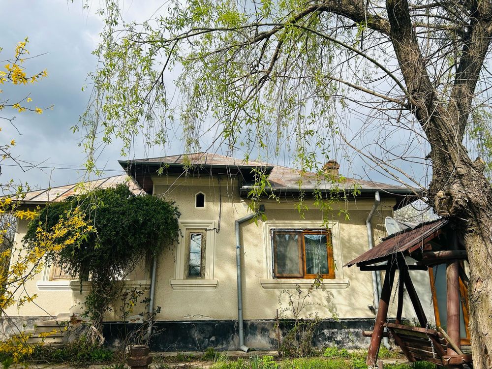 Casa la curte , Leordeni , Arges , 625 mp