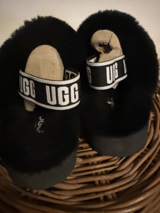 Papuci marca UGG piele intoarsa