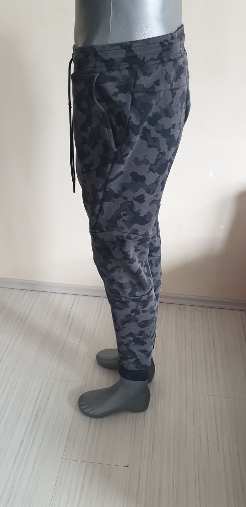 Nike Tech Camo Pant Mens Size S Slim Fit ОРИГИНАЛ! Мъжко Долнище!