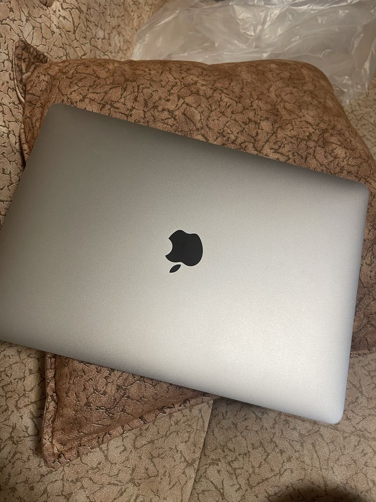 Macbook Air 2018 i5 8 gb