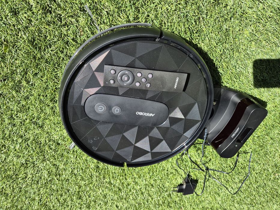 Aspirator de curățenie "Air Robo"