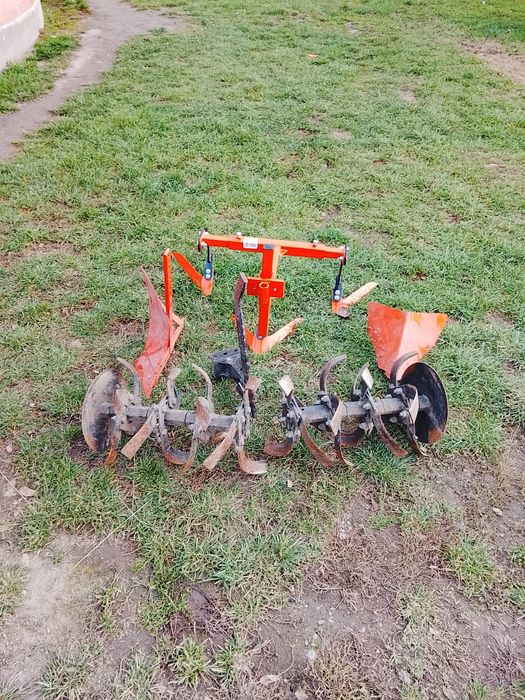 Vând scule agricole