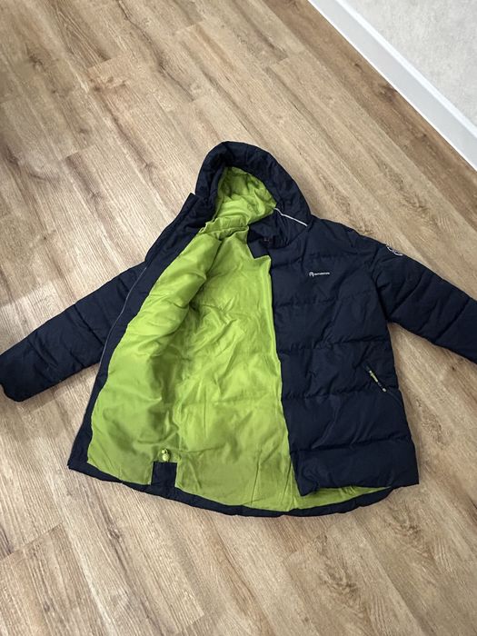 Продам куртку для мальчика