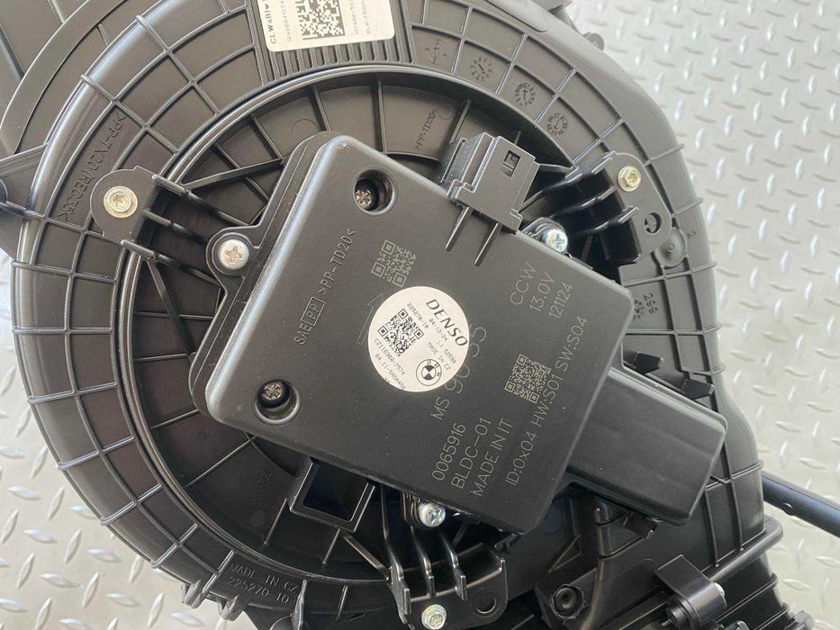 Нов модул панел климатик отопление BMW G60 G61 4B167F7