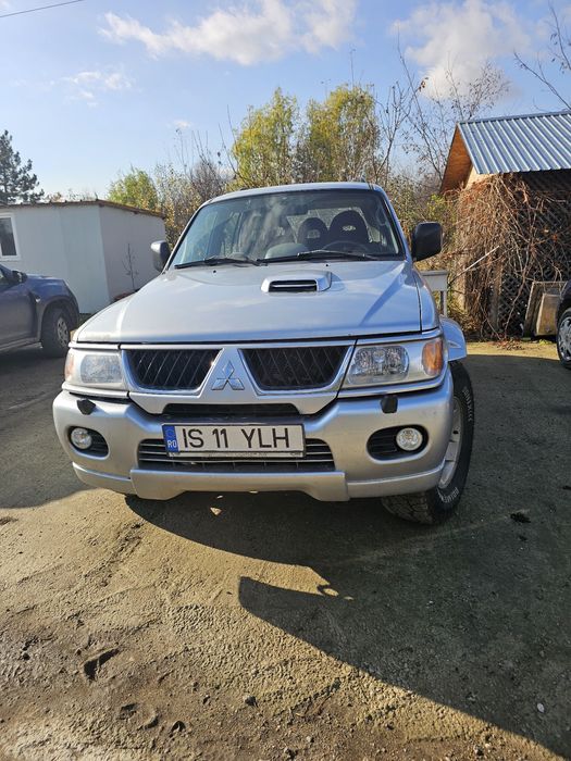 Mitsubishi pajero sport