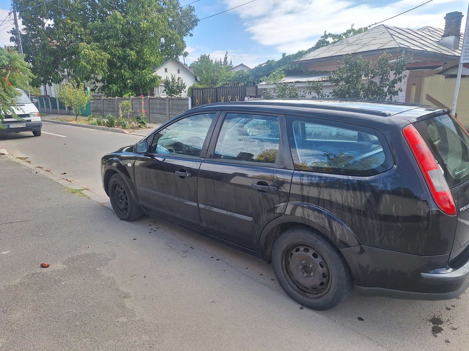Vand Ford focus 2  1.6 benzina