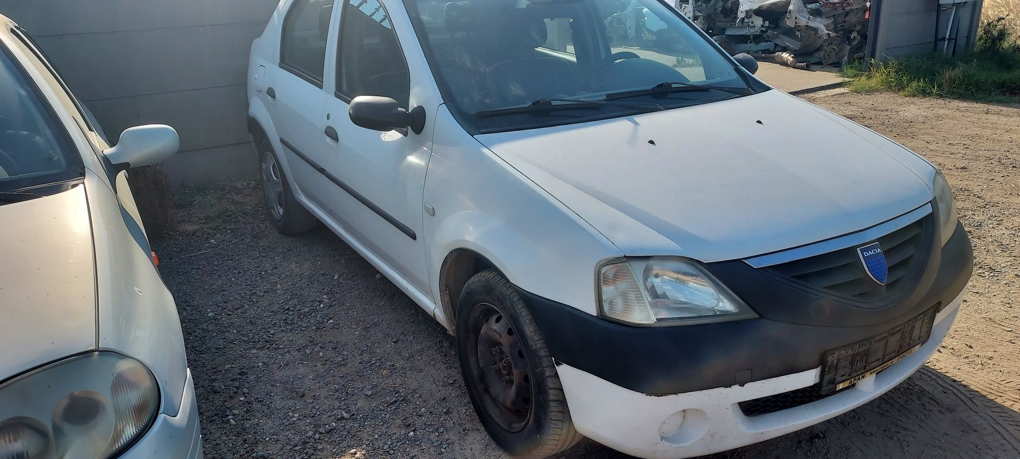 Dezmembrez Dacia Logan an 2006