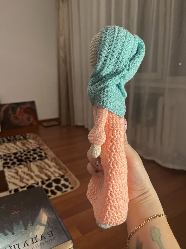 Куколка мусульманская   Игрушка вязанная  кукла в хиджабе