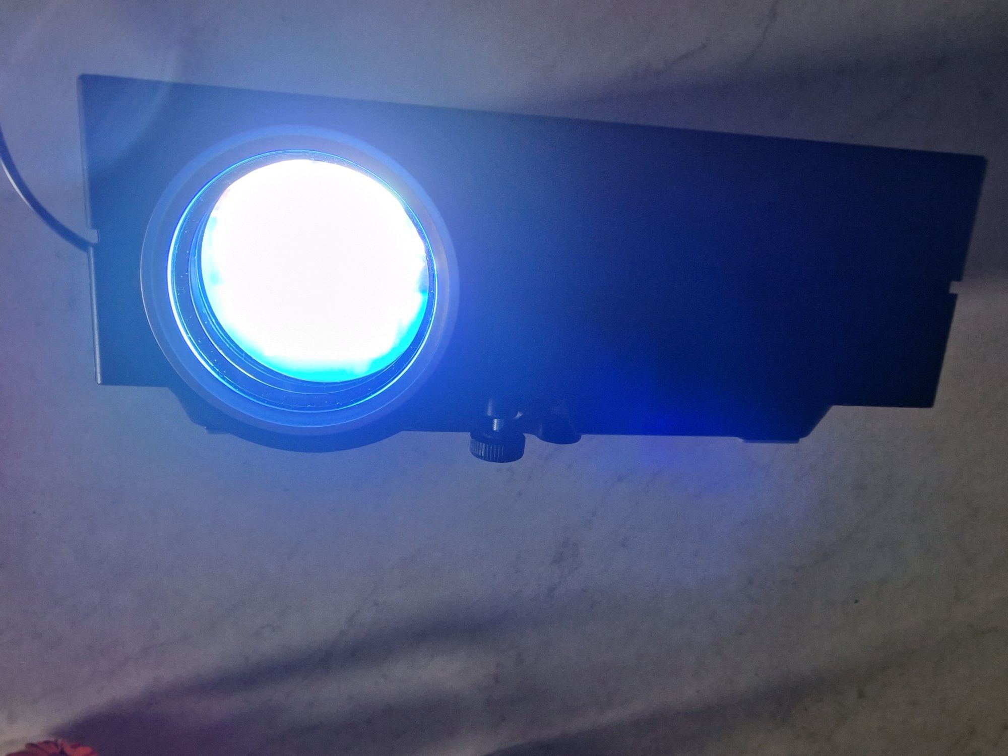 LED проектор в хорошем-отличном состоянии