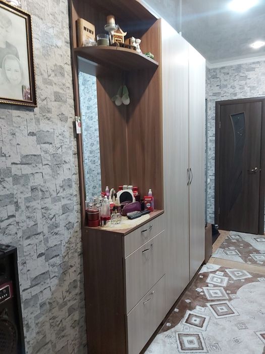 Продам прихожую.