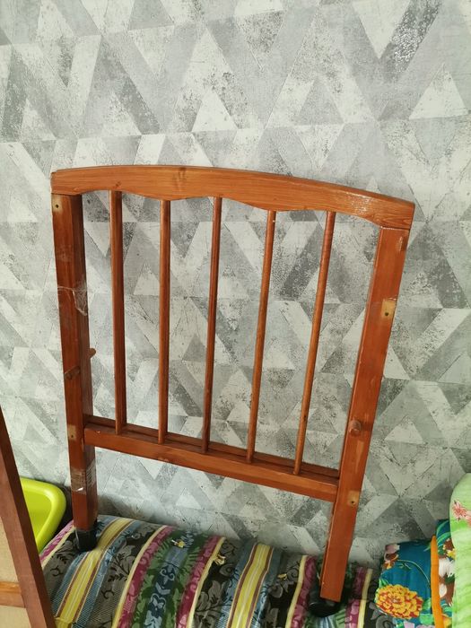 Продам почти новую деревянную детскую кроватку с 0 до 5 лет