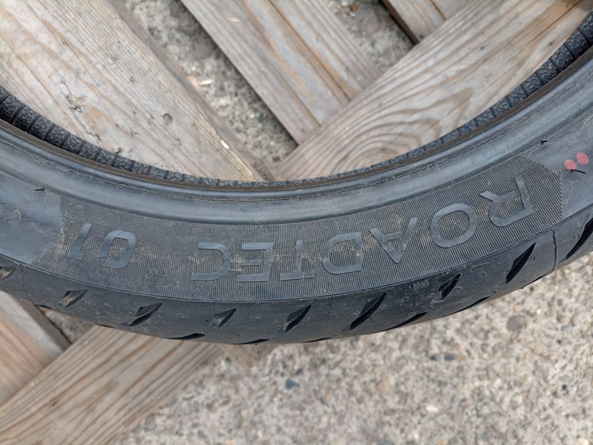 O anvelopa de fata NOUA Metzeler 110/80 R19 dot 3620