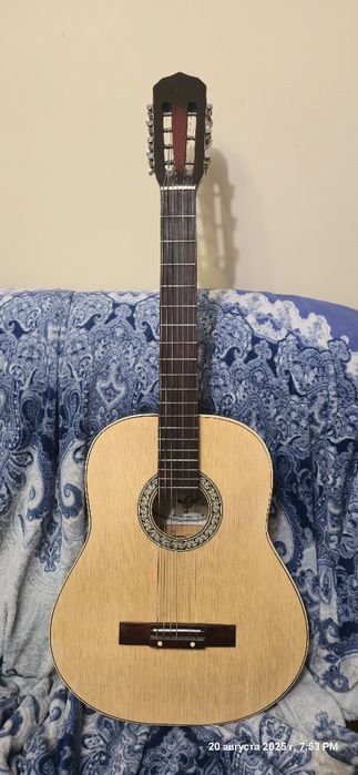 Гитара семиструнная