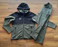 Мъжки,шушлеков екип The North Face в масленозелено с черно с гум. лого