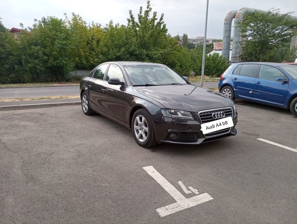 Audi.     A4  b8
