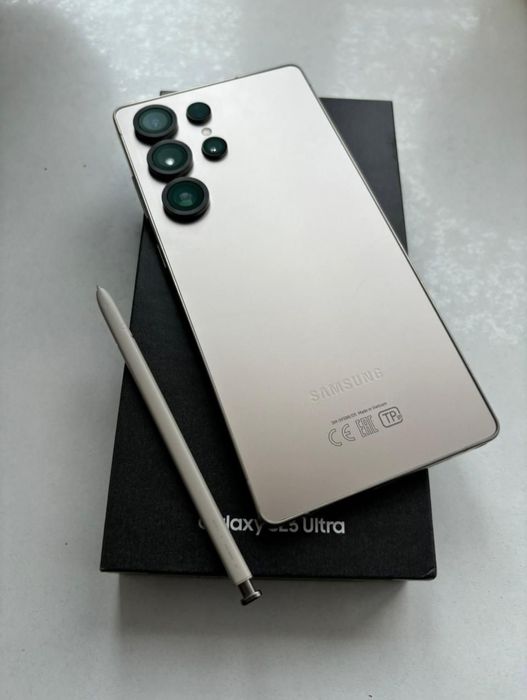 Продам самсунг s25 ultra 12/512