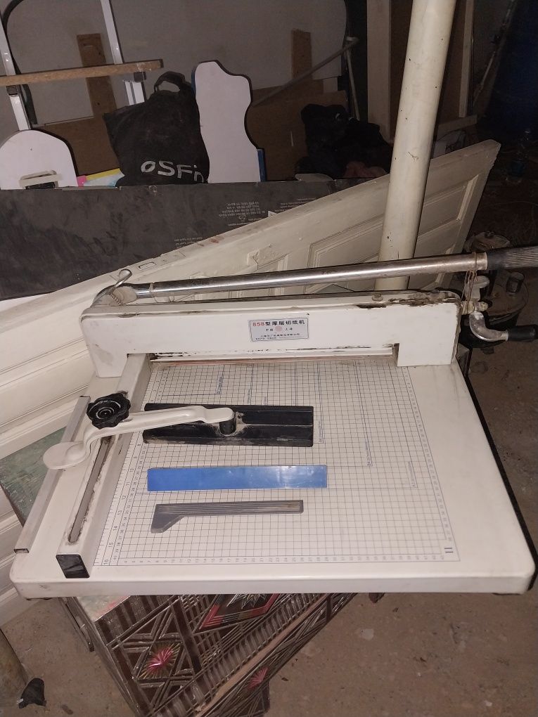Резак для бумаги сабельный YG-BPS-02 A3.
