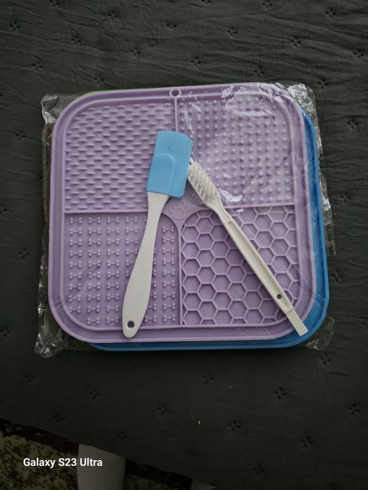 Силиконова подложка за бавно хранене на животни