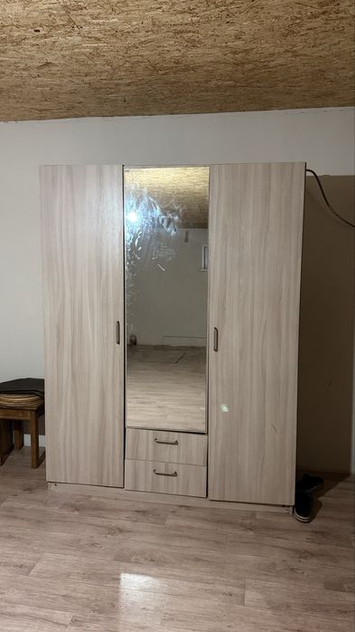 Продается шкаф дл одежды шифоньер