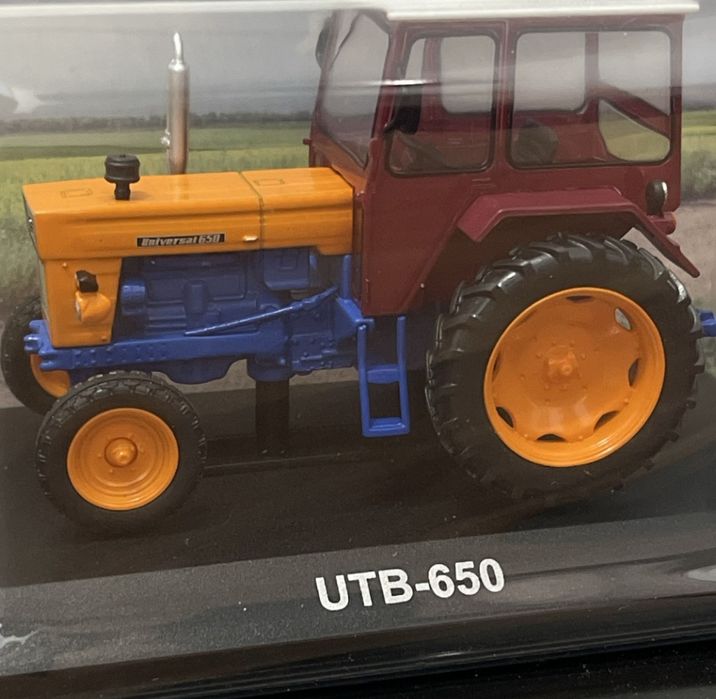 Machetă Tractor UTB-650