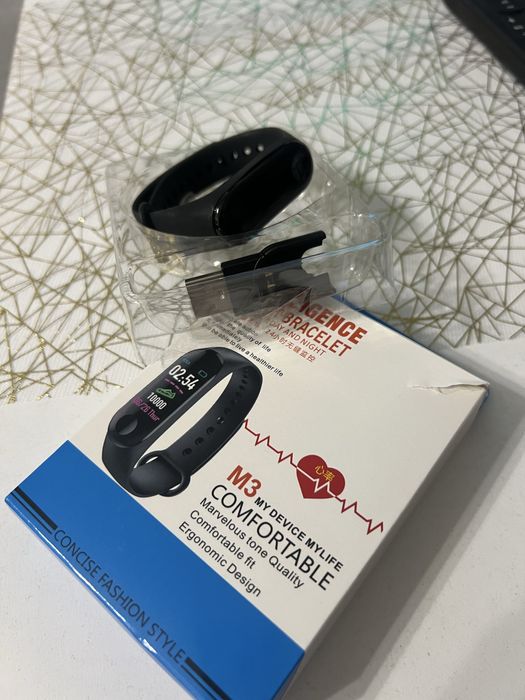 Верижка+зарядно за фитнес гривна