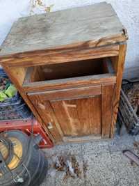 Дървено шкафче - за поправка