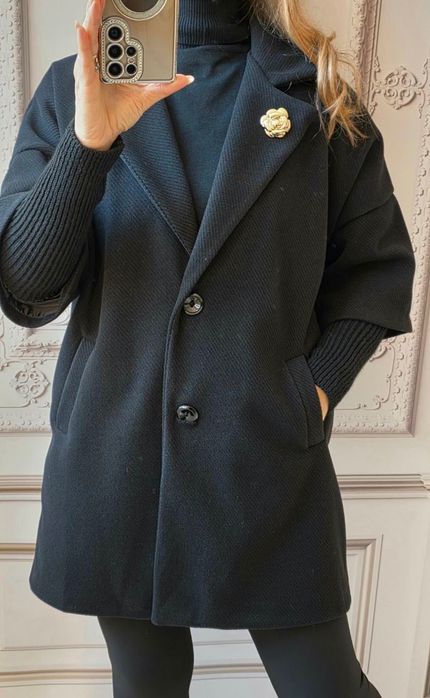 Palton stofă striată, broșă detașabila