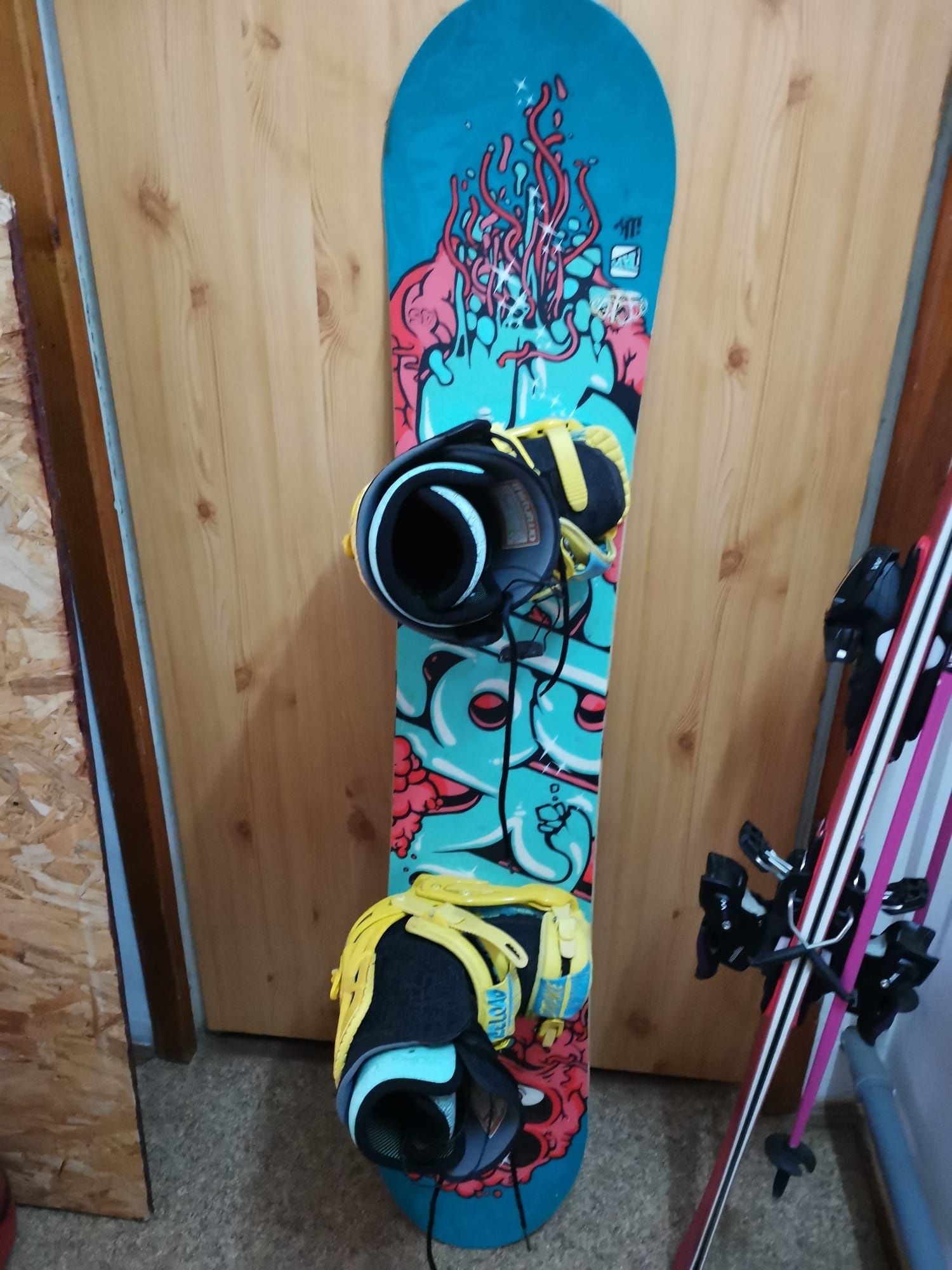 Placa Snowboard Apo Ilk 145cm + Legaturi Drake + Boots Thirtytwo 36