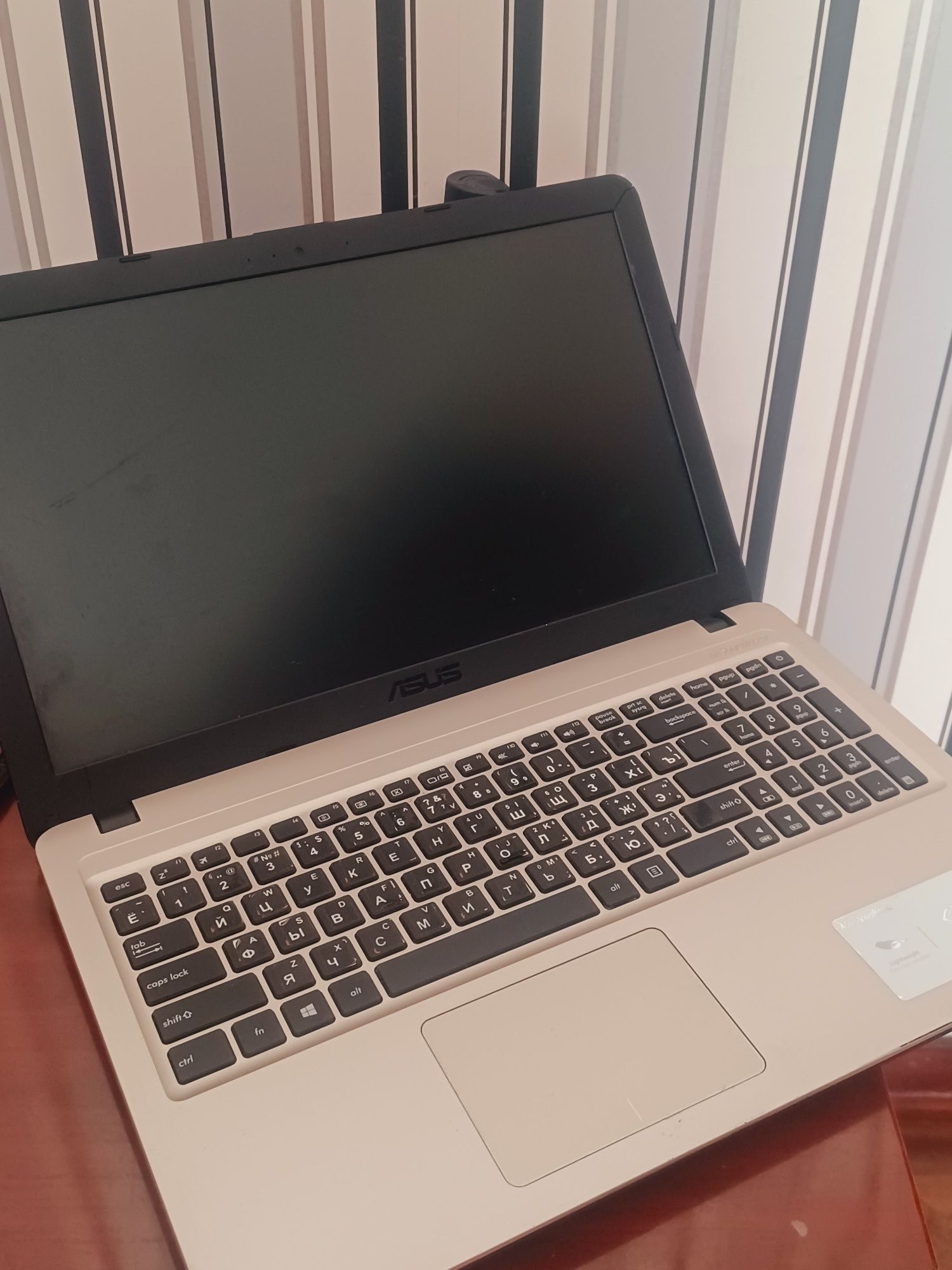 Ноутбук Asus vivobook