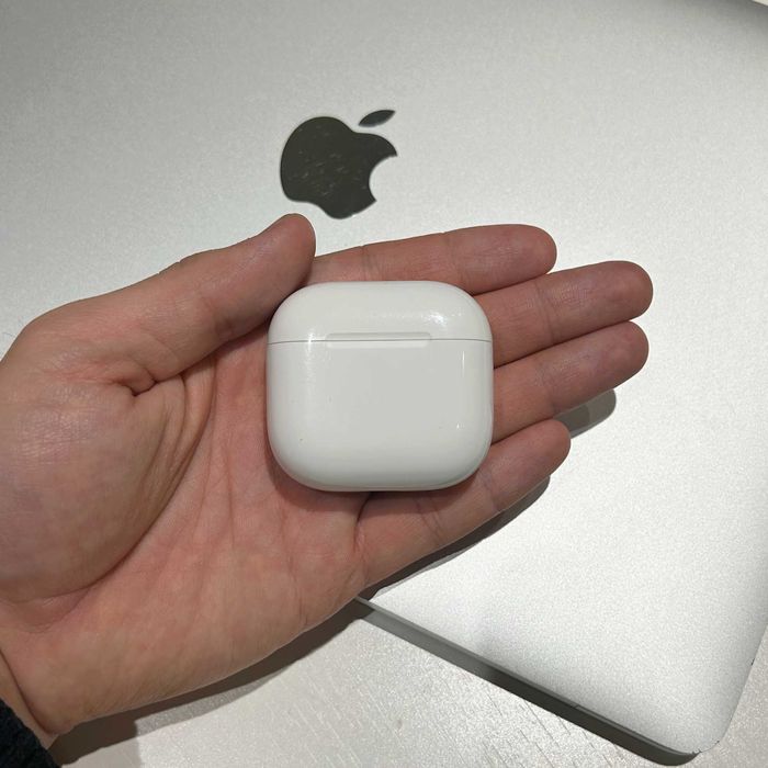 Зарядный кейс AirPods 4 ANC с шумоподавлением | Оригинал, как новый