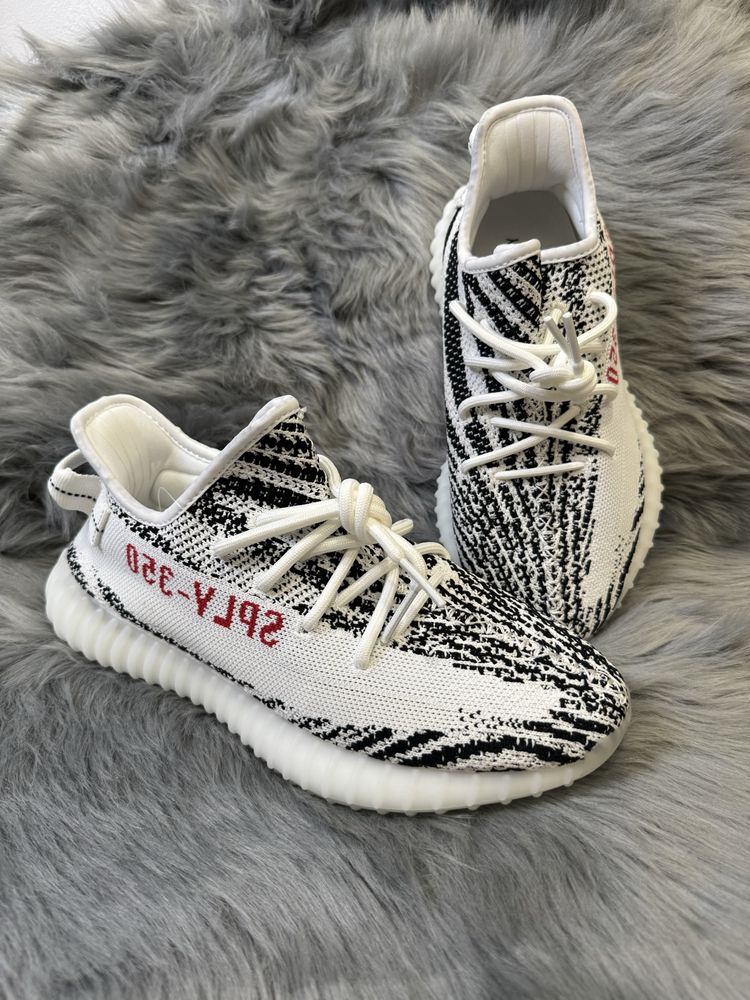 36-46 Yeezy 350 v2 Zebra