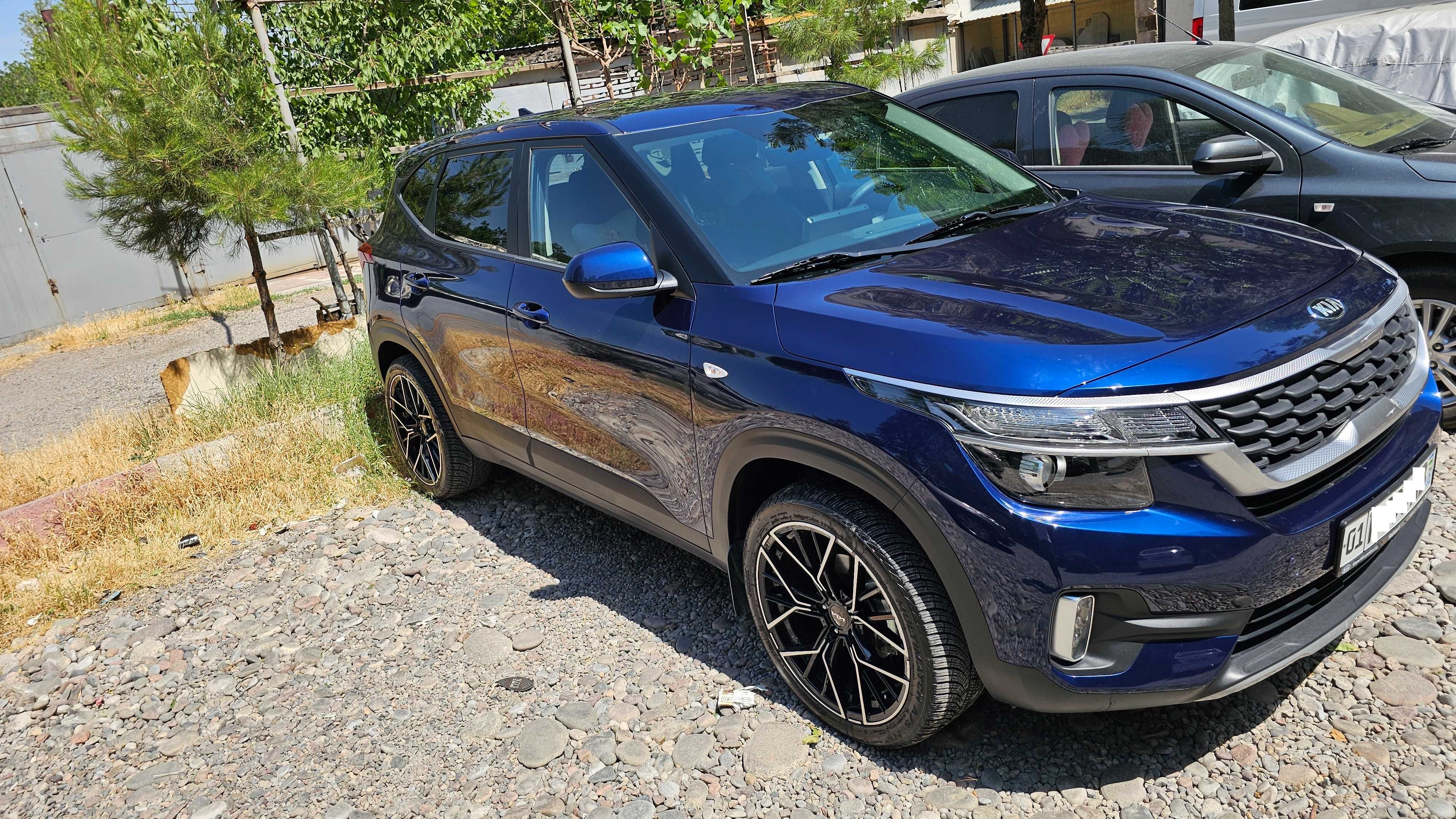 Продам свой KIA Seltos Luxe июнь 2021 года