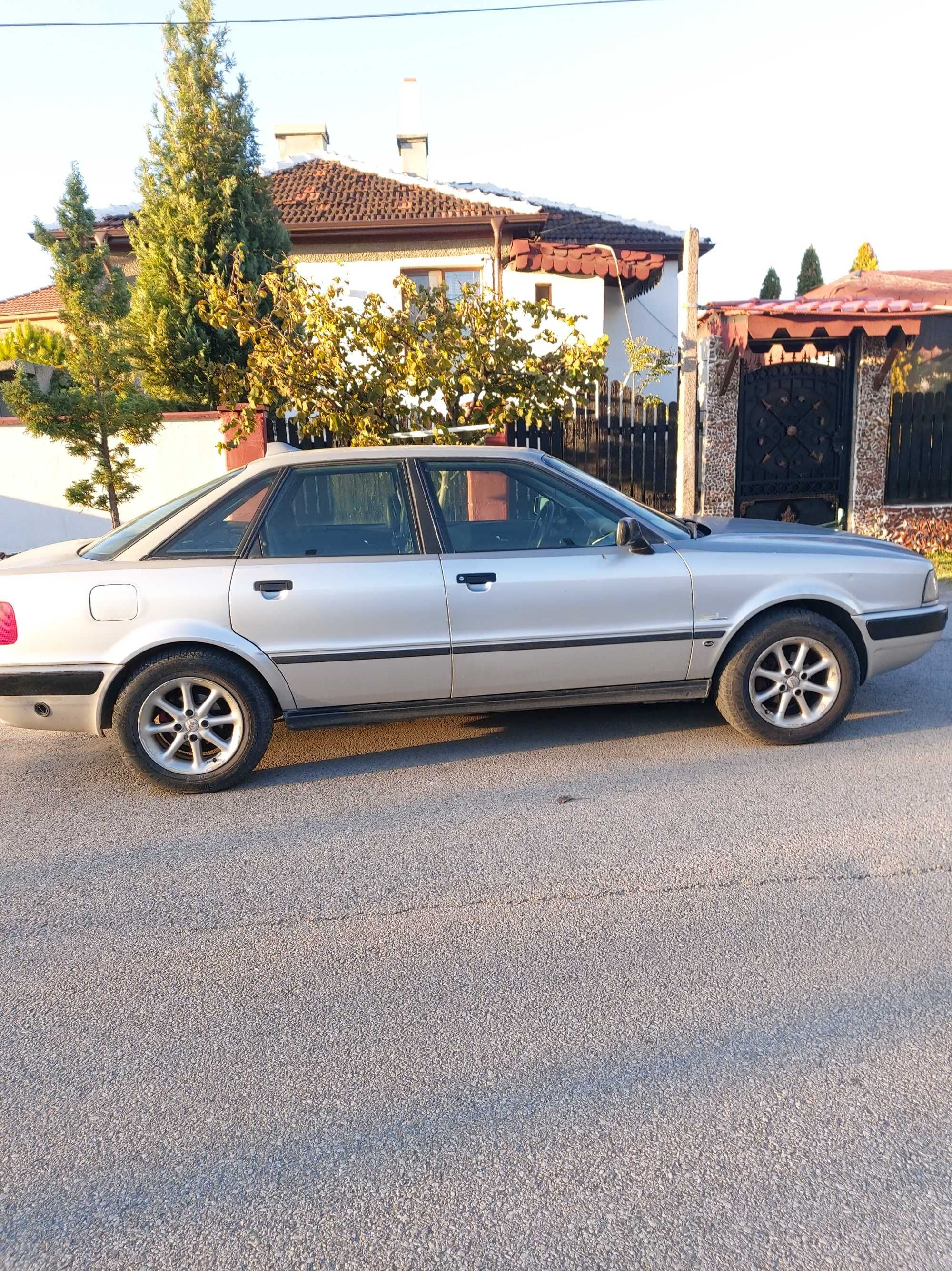 Продавам ауди 80 В4 куатро