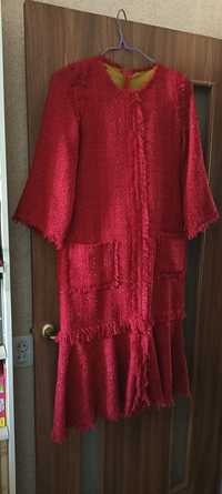 Шикарное платье 46 размер из красного твида. Новое
