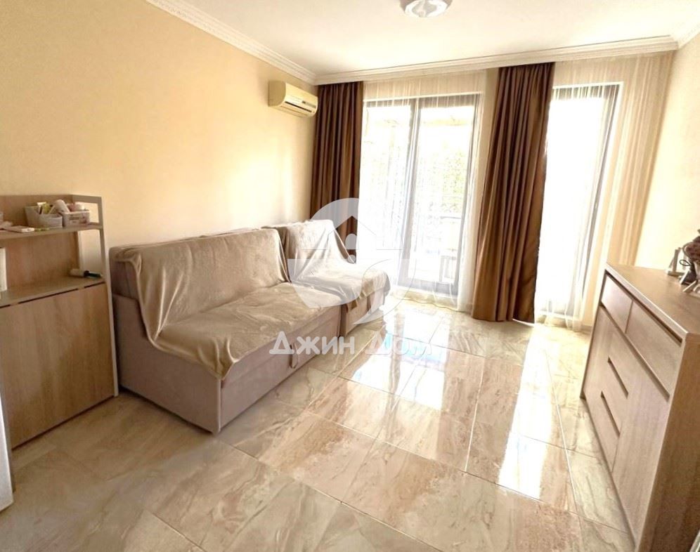 Продава се Едностаен апартамент в Свети Влас - 35 кв.м за 2343 €/кв.м - Снимка #2