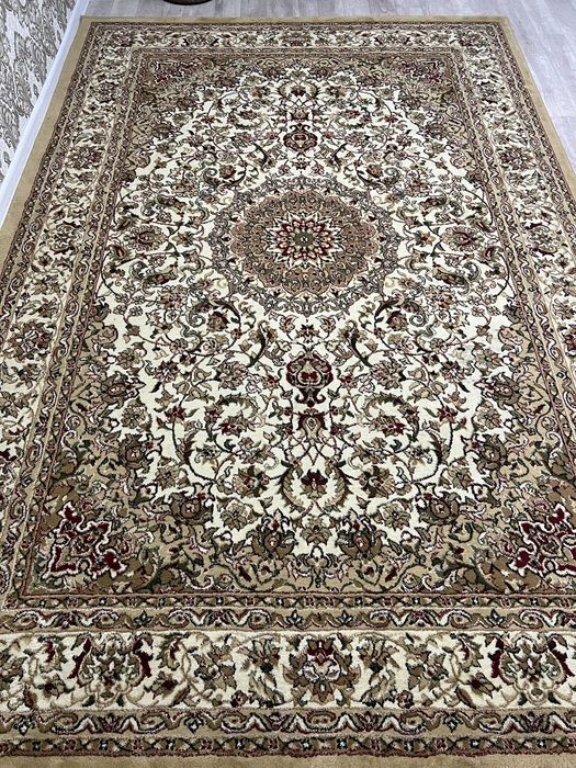 Продам срочно ковер 2 на 3 метра